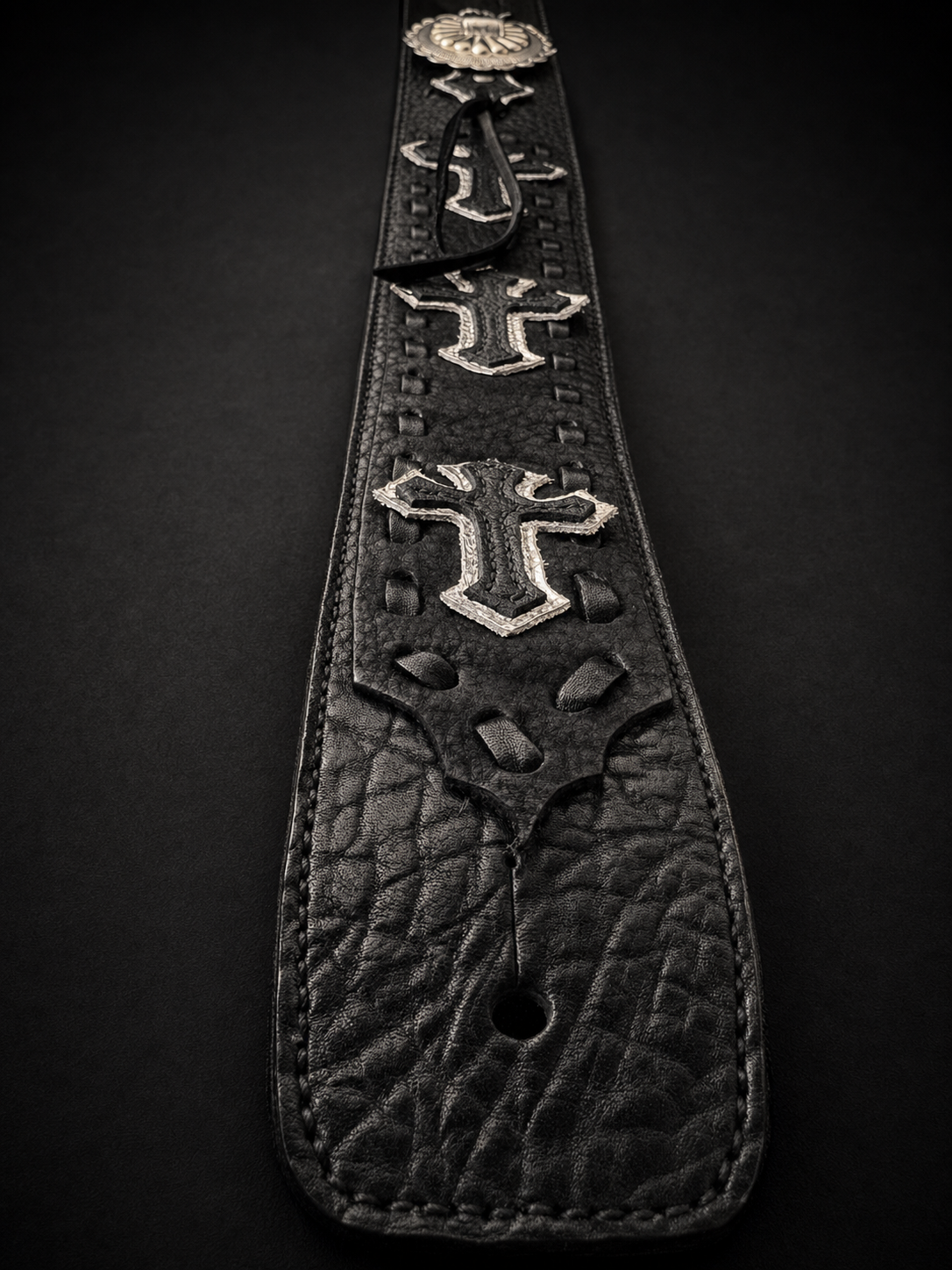 Hardware detail on ANJIN handmade leather guitar strap, TsukasaJames