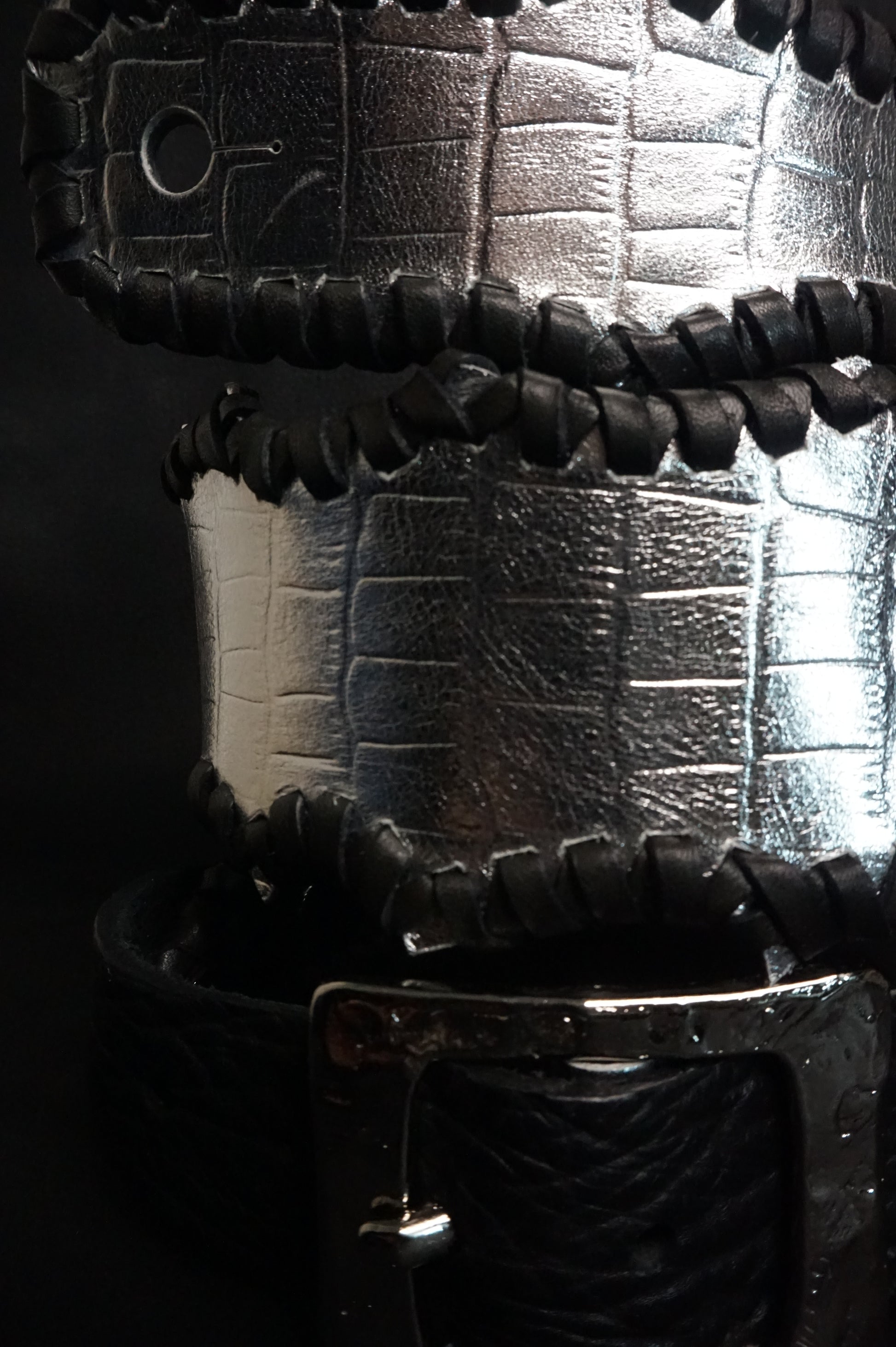 Foil surface detail on HAKU-RYU croc-embossed cowhide guitar strap from Japan